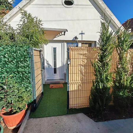 Ella1 아파트 Sremska Kamenica